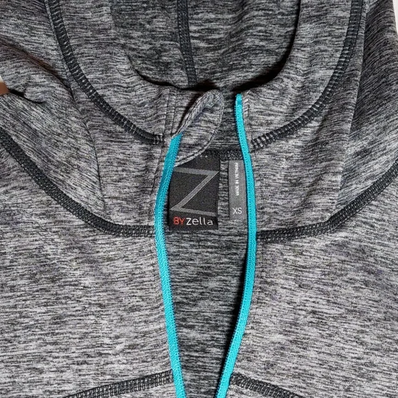 Z by Zella gray hoodie with quarter zipper sz XS - Picture 2 of 11